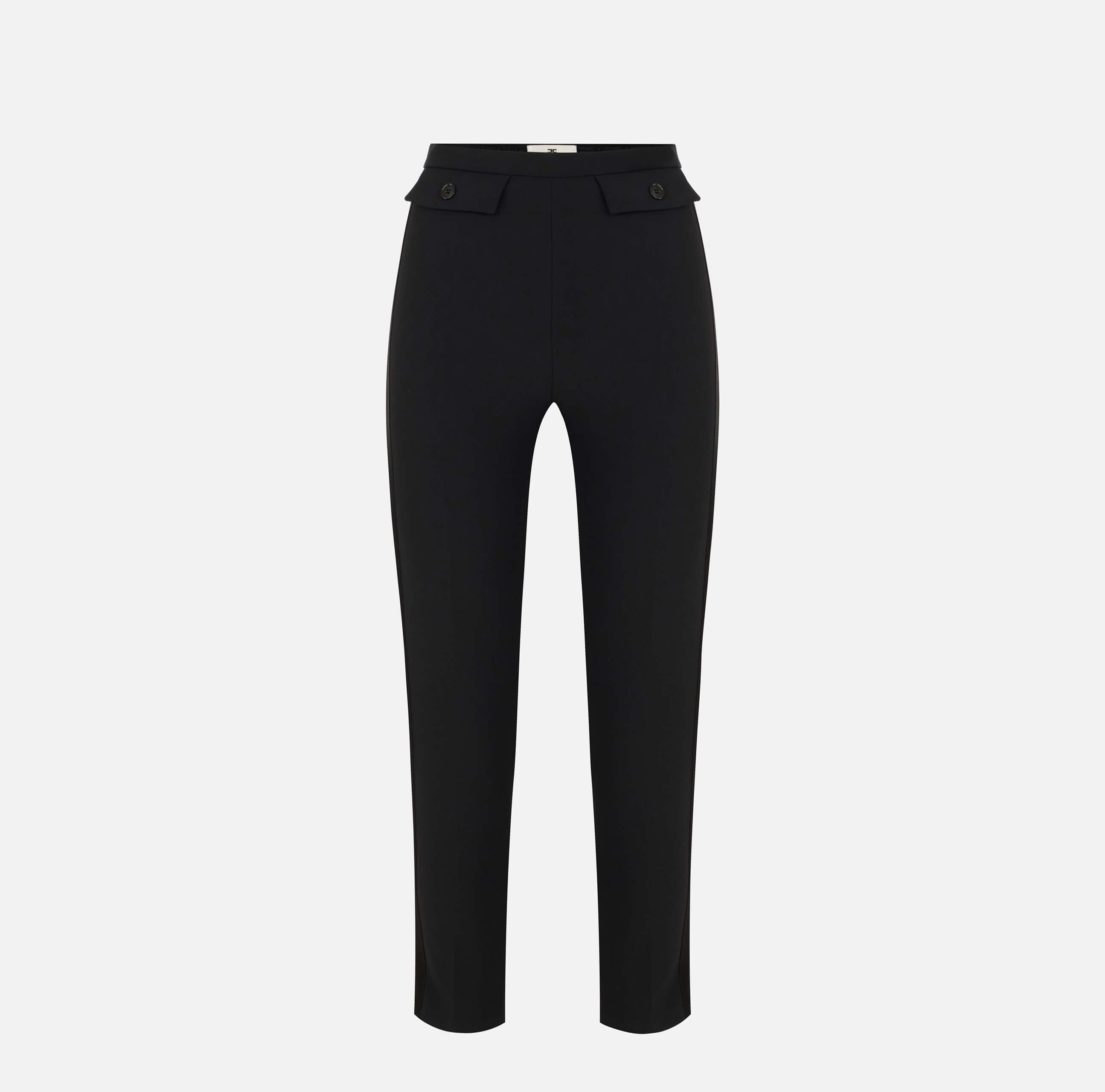 Trousers in lightweight crêpe and satin fabrics