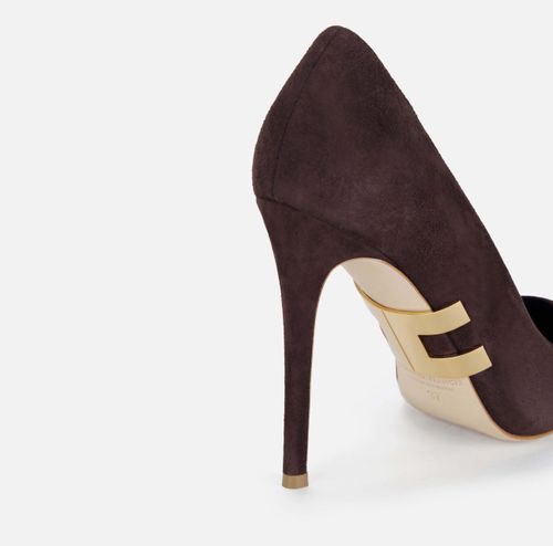 Suede pumps with jewel logo