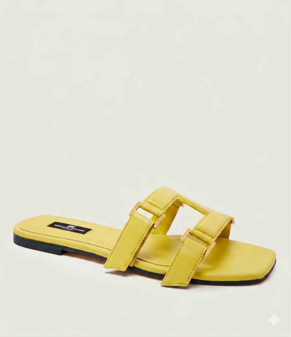 Flat nappa leather sandals