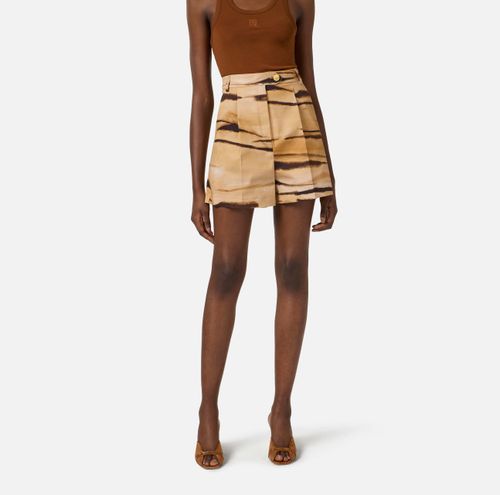 Drill shorts with tiger print