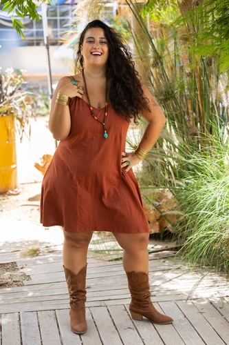 שמלת כתפיות מידי plus size