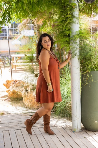שמלת כתפיות מידי plus size