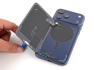 ‏החלפת פאנל אחורי Apple iPhone 17 Pro אפל