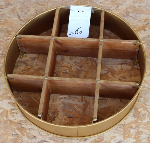 נישה עגולה מחולק מרובעים 60 ס