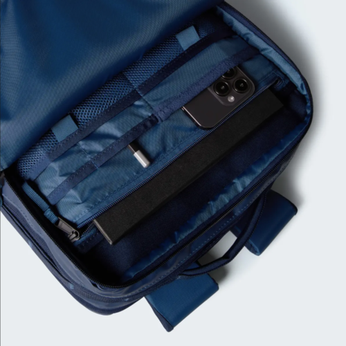 תיק יום BASE CAMP VOYAGER DAYPACK - THE NORTH FACE