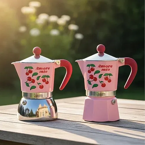 מקינטה Bialetti Rainbow ל-3 כוסות Cherries ורוד עם דוגמת דובדבנים Amore Mio