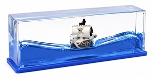 סירת גלים נוזלית וואן פיס  Boat One Piece Going Merry Liquid Wave Desk Toy