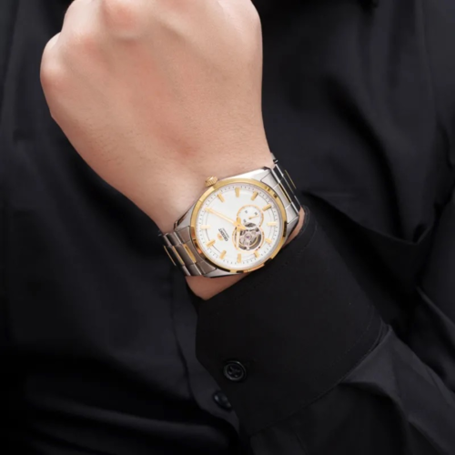 Orient RA-AR0001S30B Classic Semi-Skeleton אוטומטי וזכוכית ספיר