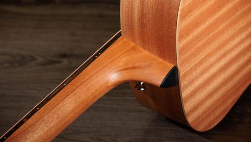 גיטרה בס אקוסטי מוגברת  Taylor GS Mini-e Bass
