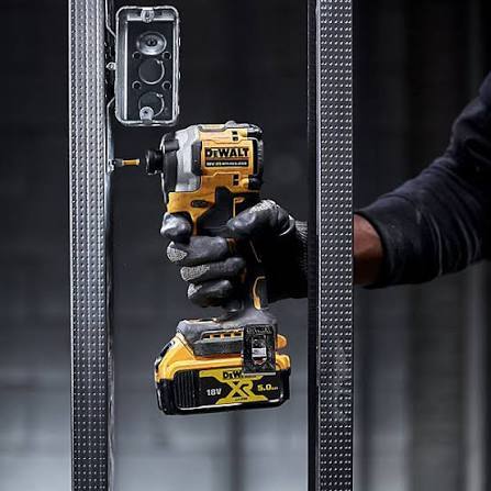גוף מברגת אימפקט 20V ללא פחמים דגם DEWALT DCF850N 