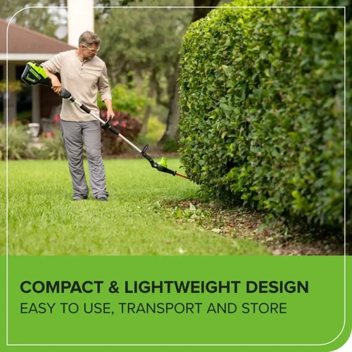 מגזמת גובה טלסקופית Greenworks 80V PRO בפעולה על גדר חיה, עם ראש מתכוונן ולהב כפול 51 ס