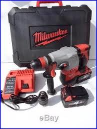 פטישון נטען ליתיום 18V דגם HD 18 HX כולל 2 סוללות MILWAUKEE 4AH
