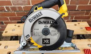 גוף מסור עגול נטען DCS391N מבית DEWALT