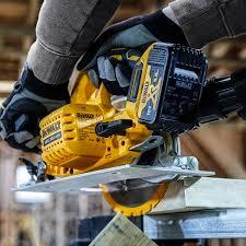 גוף מסור עגול נטען DCS570N מבית DEWALT
