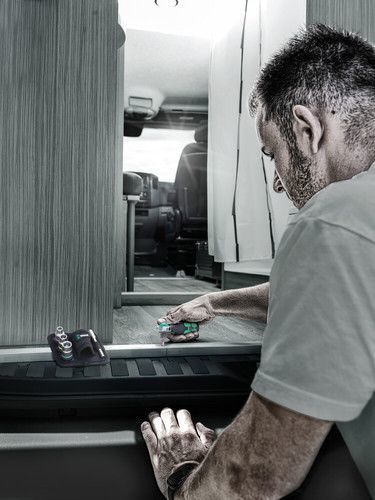 סט ראצ'ט 3/8 וביטים 1/4 עם מחסנית ובוקסות אינצ'י 27יח' 8009 WERA