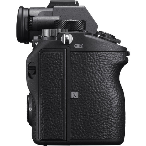 מצלמה ללא מראה Sony Alpha A7R III גוף