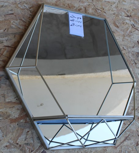 מראה יהלום ברזל ומדף 