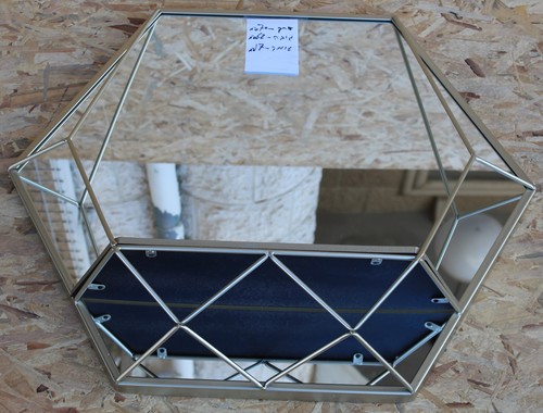 מראה יהלום ברזל ומדף 