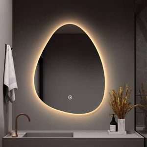 מראת LED בצורת טיפה 50×70 ס"מ – מראת קיר מעוצבת לאמבטיה ולפינת איפור