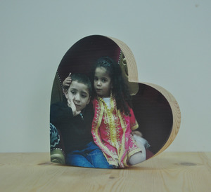 תמונה על בלוק עץ בצורת לב 25 ס"מ 