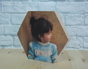 תמונה על בלוק עץ בצורת משושה 29 ס"מ