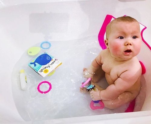 Baby Dam מקטין אמבטיה שהופך אמבט ביתי לאמבט תינוק (דגם חדש PLUS) - ורוד פסטל
