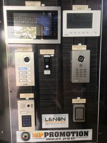 אינטרקום משולב לחצן ומצלמה לבניין 