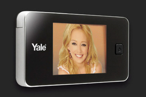 עינית דיגיטלית לדלת YALE
