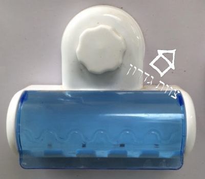 מחזיק מברשות שיניים ואקום מפלסטיק