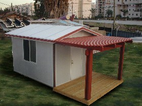 מבנה קל מפנלים מבודדים