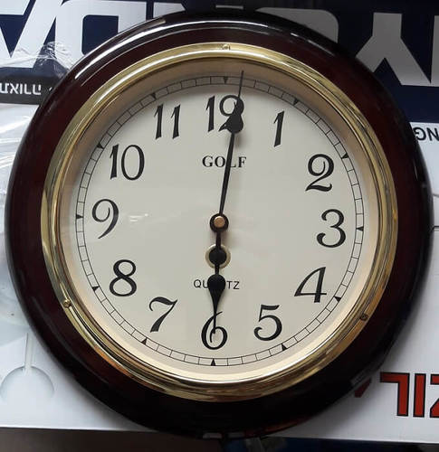 שעון מעץ מלא