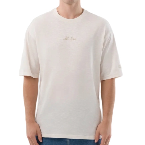 חולצה NEW ERA מידות XS-XXL לגברים בגוון קרם עם לוגו זהב