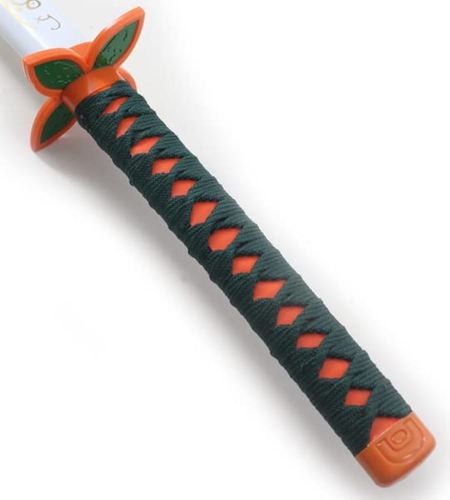 קטאנה דקורטיבית עם להב שחור ונדן לבן | Decorative Black Blade Katana with White Scabbard