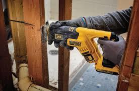 גוף מסור חרב עם מנוע ללא פחמים – BRUSHLESS DCS367 DEWALT