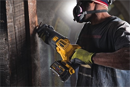 מסור חרב נטען DeWalt DCS388T2 54V