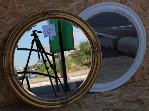 מראה מעוטרת  עגולה 72 ס