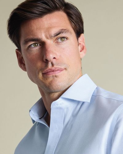 חולצה תכלת גזרת אקסטרה סלים -Light blue non-iron stretch Greenwich weave cutaway Extra slim fit shirt