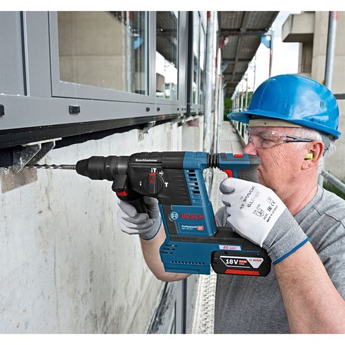 פטישון נטען 18V ללא פחמים GBH 18V-26F + שואב אבק מובנה תוצרת BOSCH