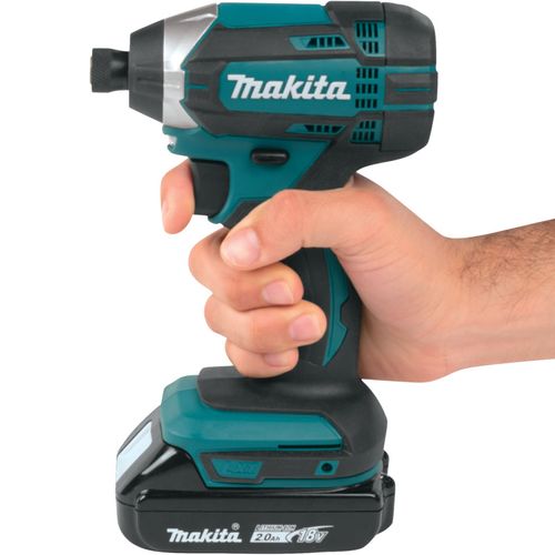 מברגת אימפקט Makita DTD152Z - כלי מקצועי קומפקטי עם תאורת LED כפולה ואחיזה ארגונומית לעבודות הברגה מדויקות