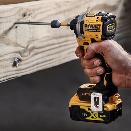 מברגת אימפקט נטענת DEWALT DCF850N 18V XR ATOMIC - גוף קומפקטי 101 מ