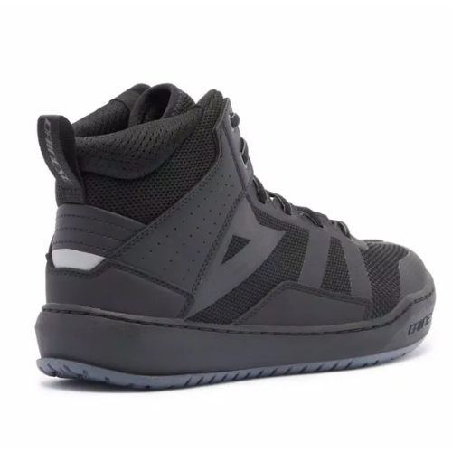 נעלי רכיבה SUBURB AIR מבית DAINESE- שחור