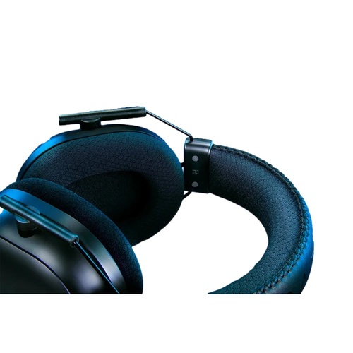 אוזניות | RAZER BLACKSHARK V2 PRO FOR PLAYSTATION בצבע שחור