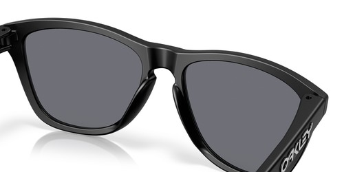 משקפי שמש אוקלי FROGSKINS MATTE BLACK 9013M7
