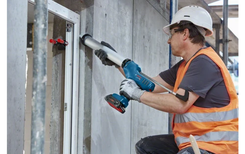 אקדח סיליקון נטען  BOSCH GCG 18V-600 + סוללה 4AH ומטען