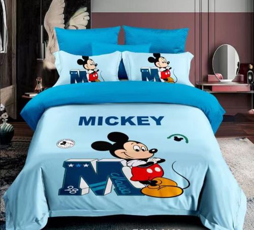 סט מצעים יחיד מיקי מאוס Disney בצבע תכלת למיטת יחיד 90×200 ס״מ עשוי מיקרופייבר אל-קמט וכולל ציפה, סדין וציפית.