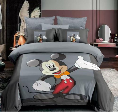 סט מצעים יחיד מיקי מאוס Disney בצבע אפור למיטת יחיד 90×200 ס״מ, עשוי מיקרופייבר אל-קמט וכולל ציפה, סדין וציפית בעיצוב מיקי מאוס קלאסי.