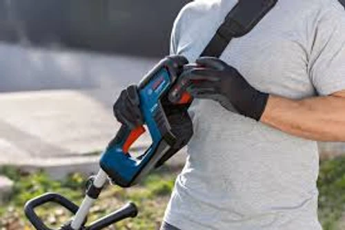 גוזם שוליים עוצמתי בוש  Bosch GRT 18V-33  כולל סוללה 4ah ומטען