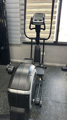 מכשיר אליפטי מסחרי FD9880 