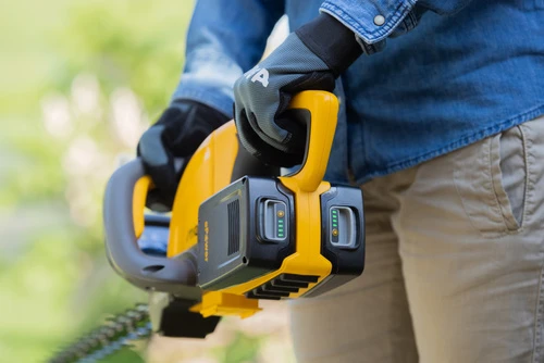  מגזמת נטענת HT 300e + מטען + 2 סוללות 2 אמפר, 40V סטיגה