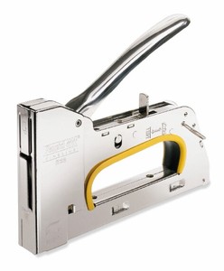 אקדח סיכות RAPID R33